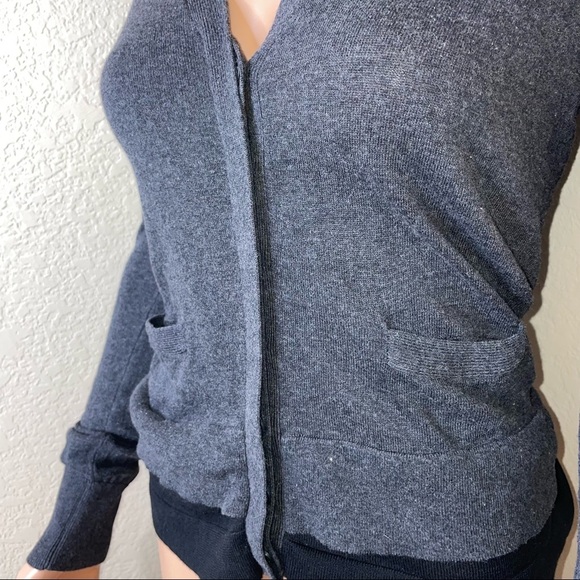 💋Bundle 4 items for $20. Add items💋 to a bundle - Picture 4 of 7